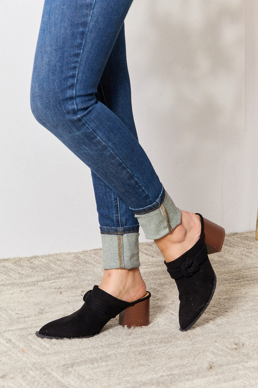 East Lion Corp Pointed-Toe Braided Trim Mules Carauana Store