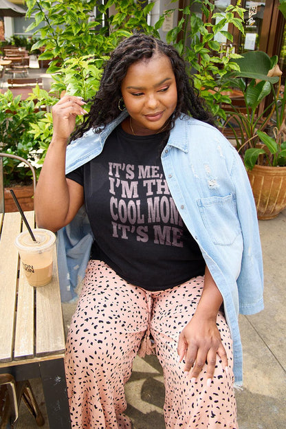 Simply Love Full Size IT'S ME,HI I'M THE COOL MOM IT'S ME Round Neck T-Shirt Carauana Store